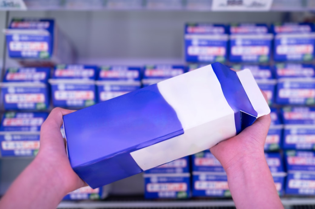 スーパーでは1Lの牛乳を選びがち