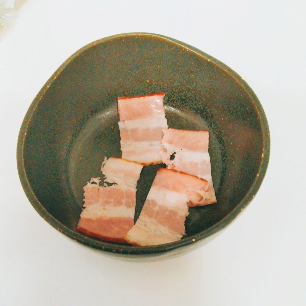 細かく切ったベーコン