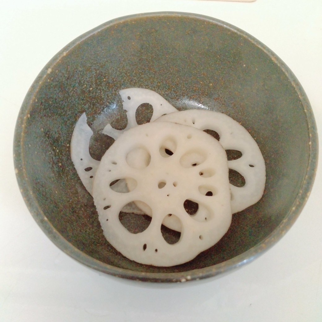 薄くスライスしたレンコン