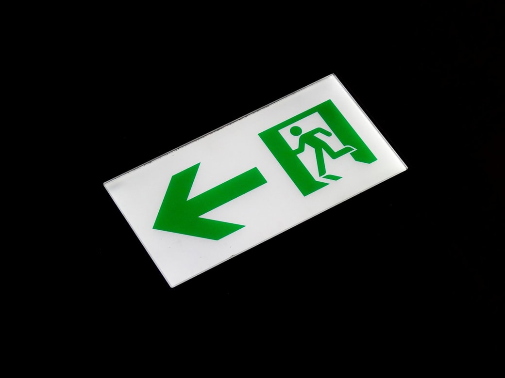 通路誘導灯