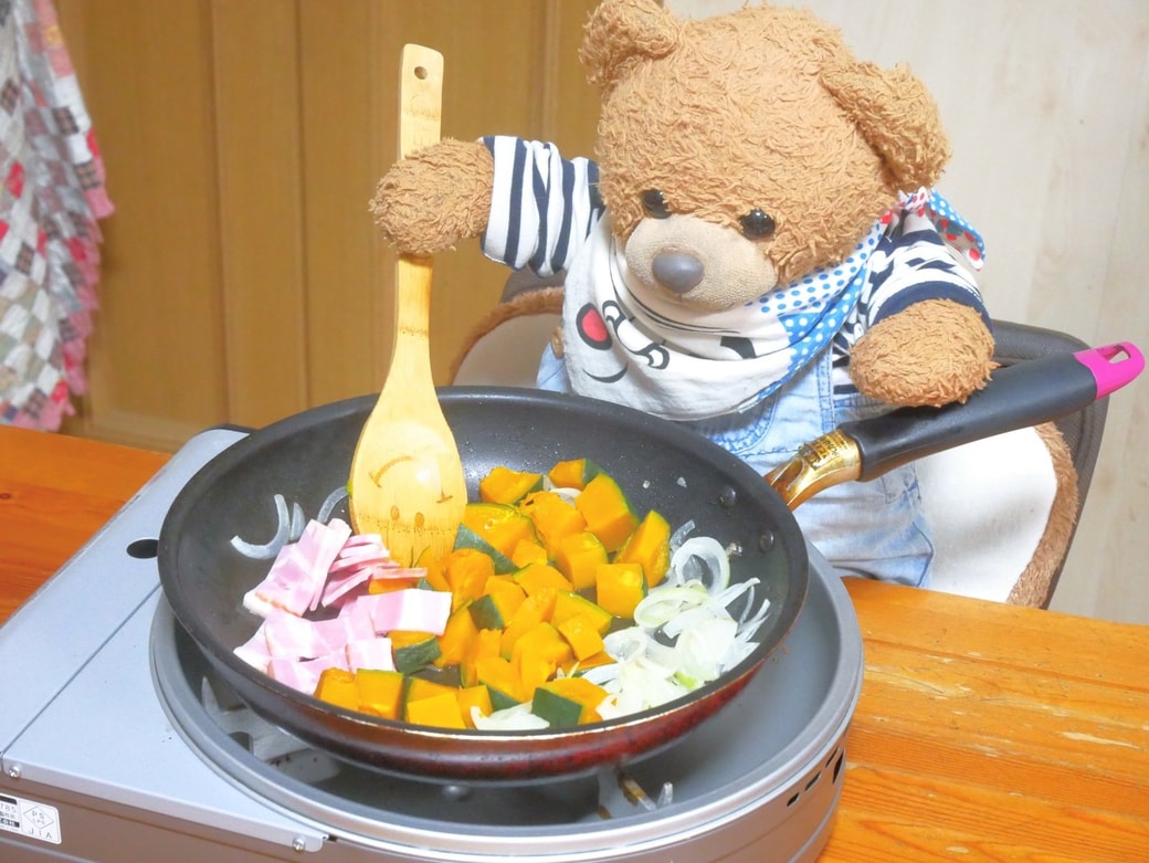 炒めるくまくん