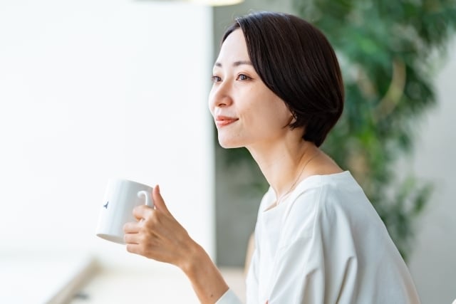 ゆっくりする女性