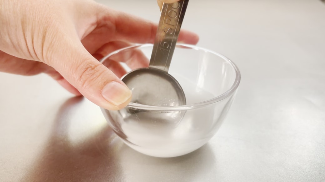 重曹ペーストを作る