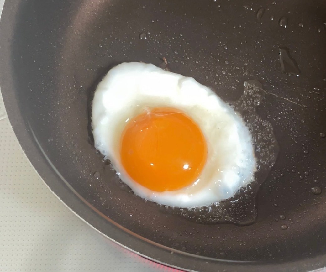 キレイな形の目玉焼きの完成