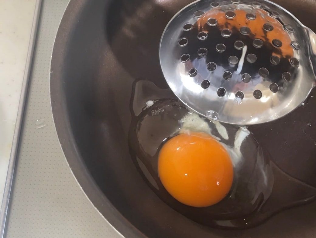 フライパンにそっと移して焼く