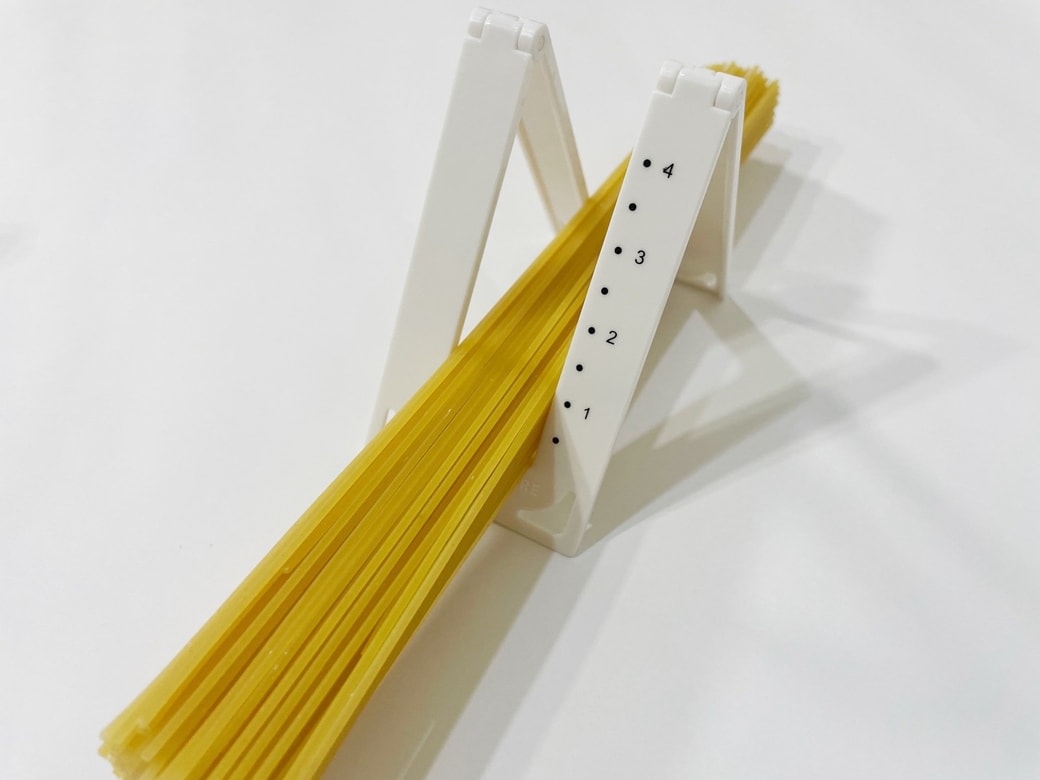 中央にパスタを置くだけ