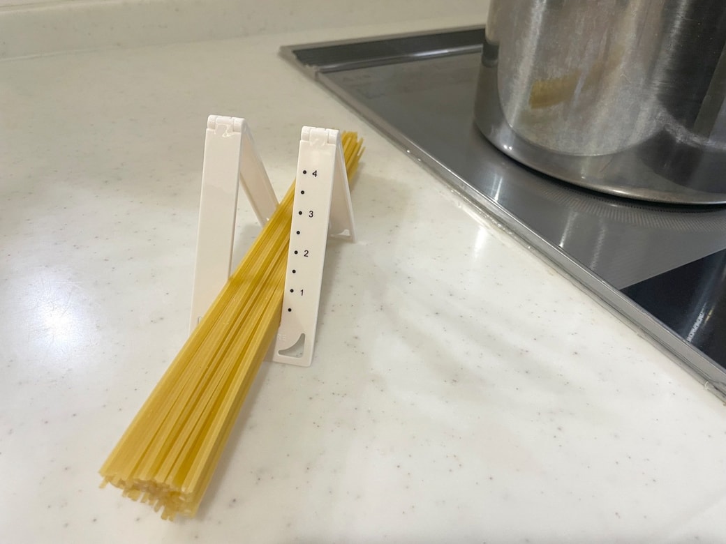 お湯が沸くまでのパスタ置き場にもなる