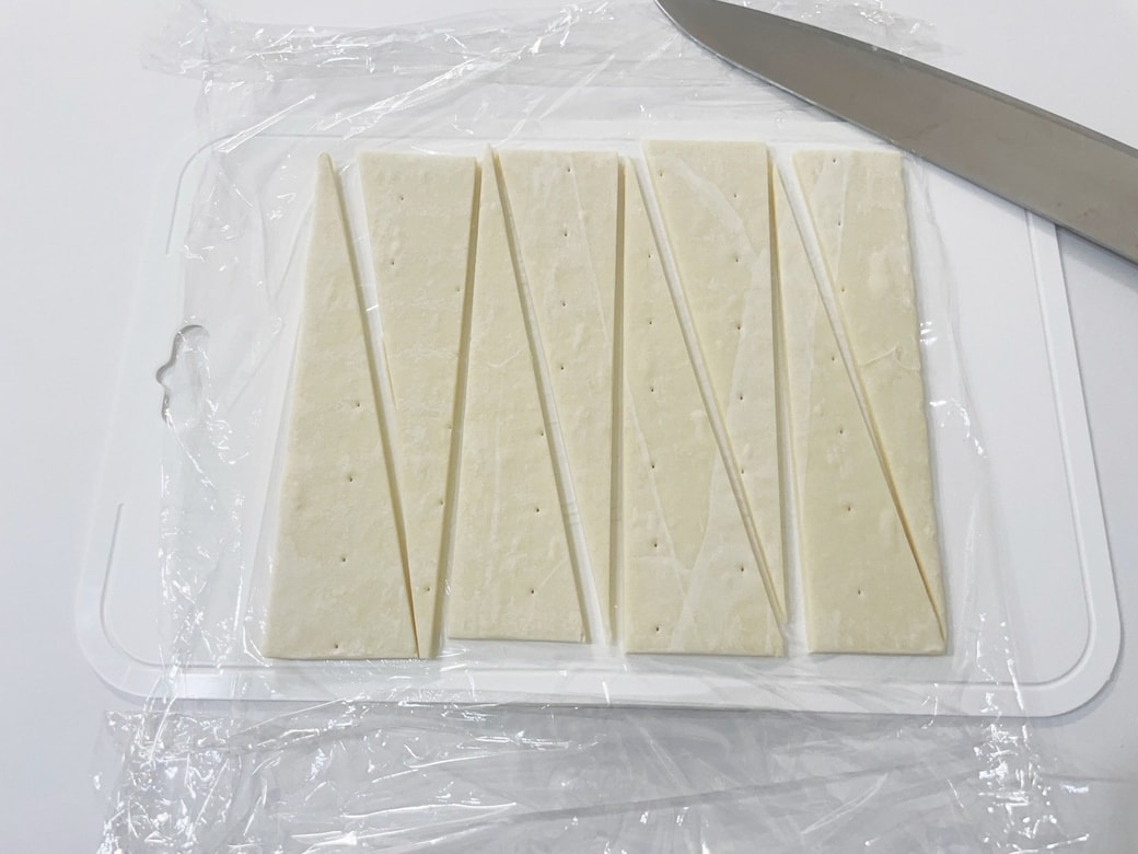 斜めに切って三角形にする