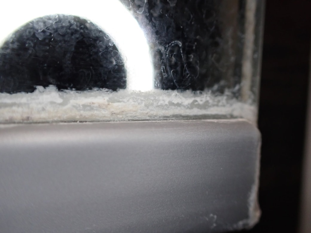 固まった水アカ