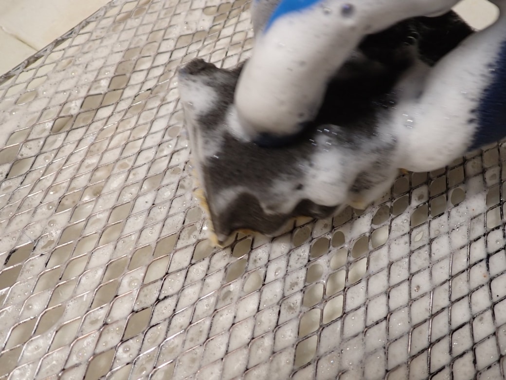 食器用洗剤でしっかり洗う