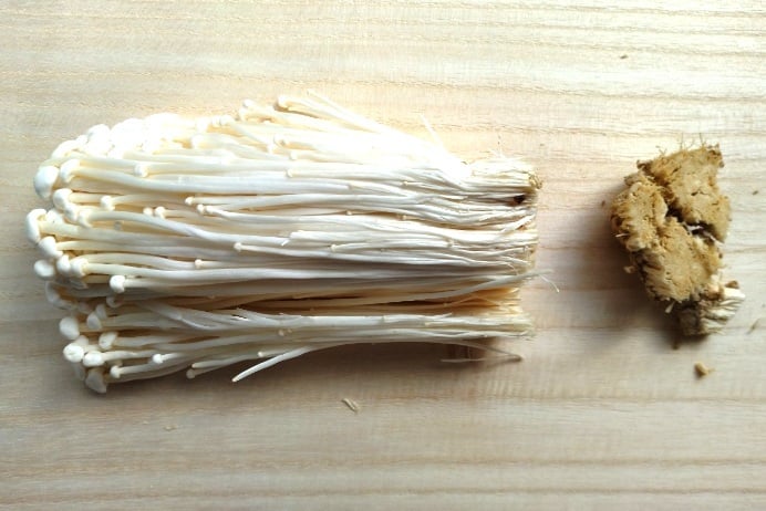 石づきを切ったところ