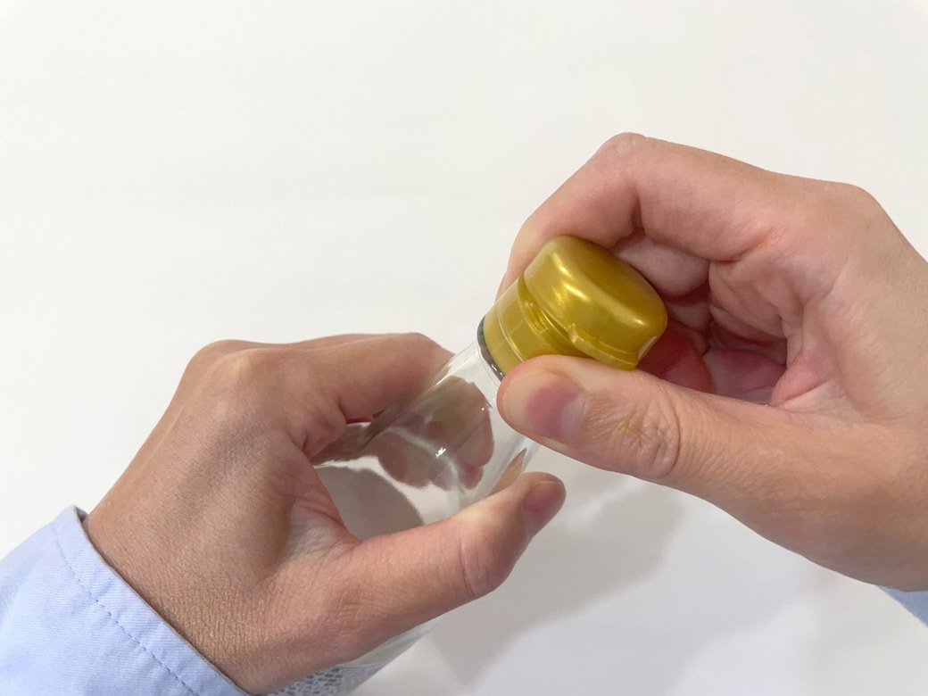 調味料ボトルのキャップが外れない