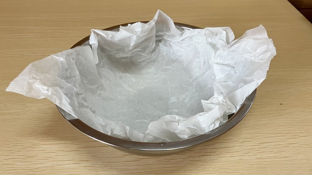 広げたクッキングシート