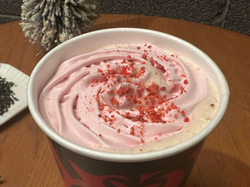 ストロベリー ムース & ジョイフルメドレー ティー ラテ