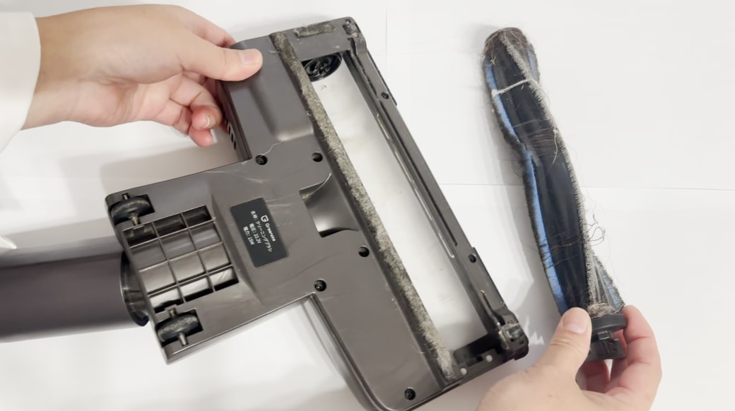 ヘッドを外し、ローラーを取り出す