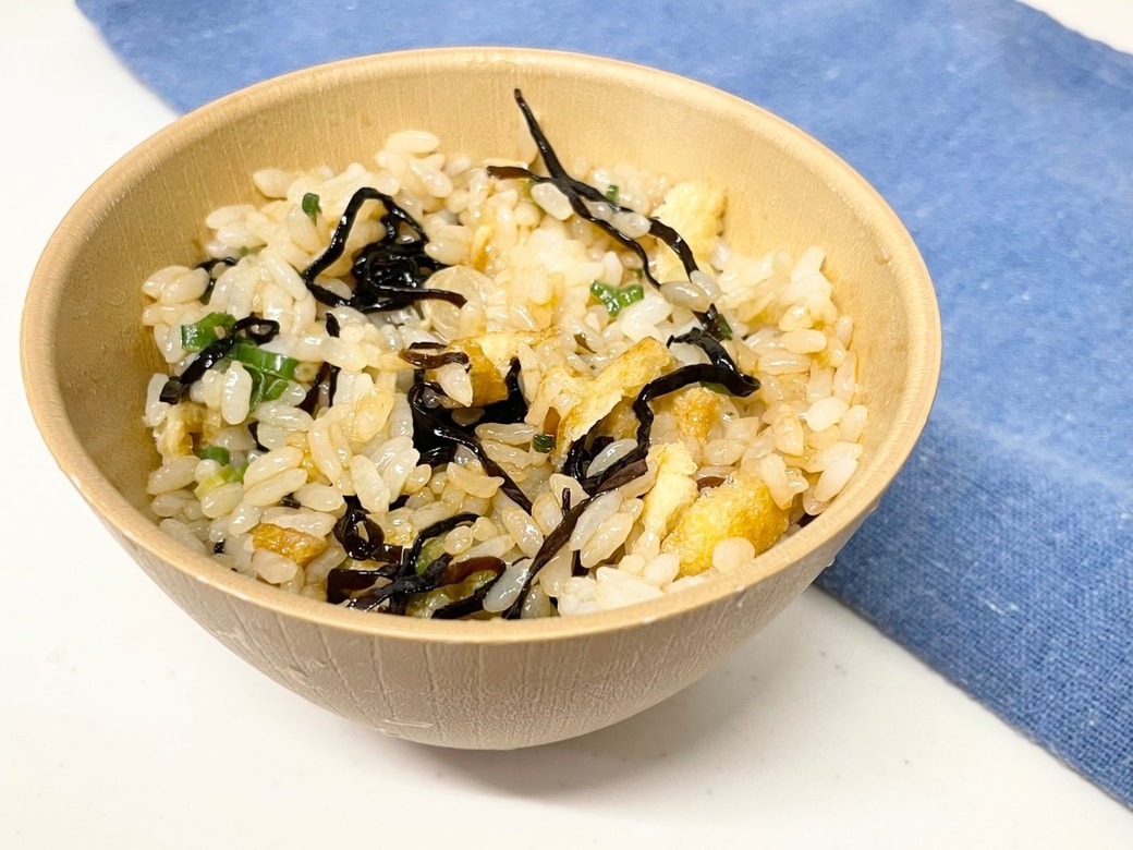 油揚げと塩昆布の混ぜご飯