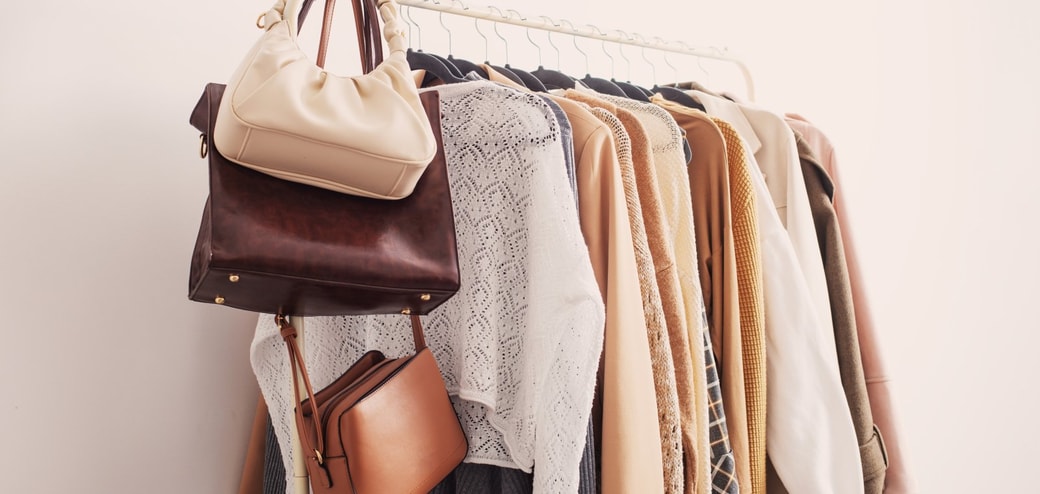 NG③掛ける収納が多い