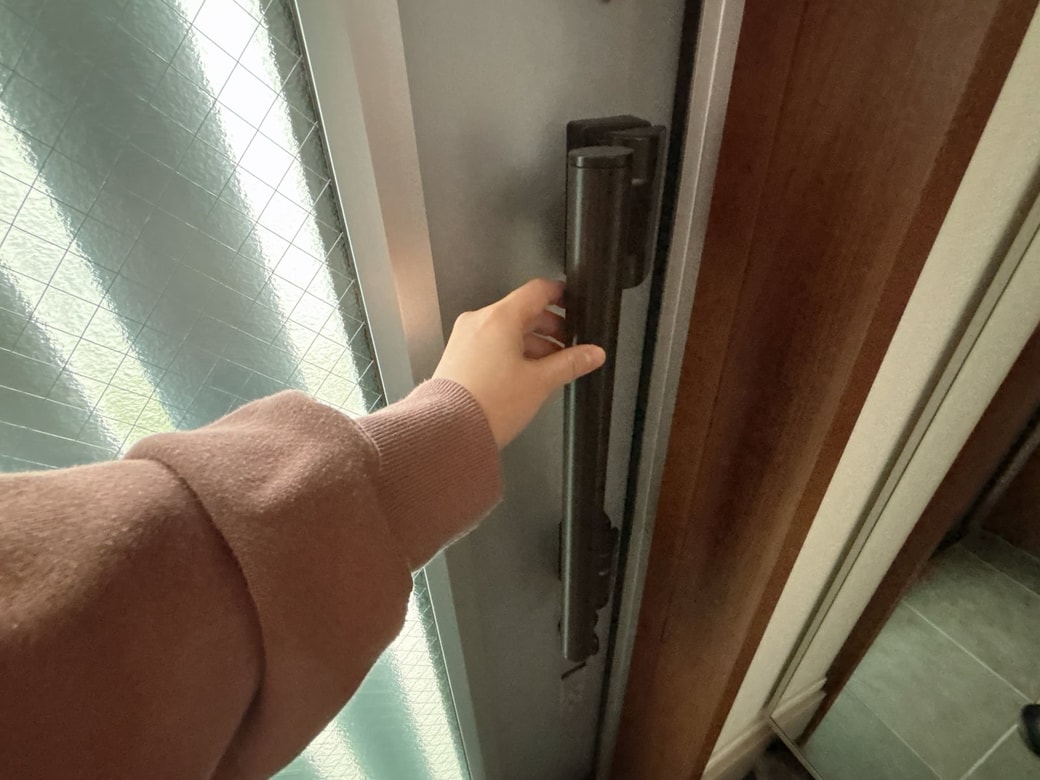 玄関の忘れがちな掃除スポット①ドアノブ