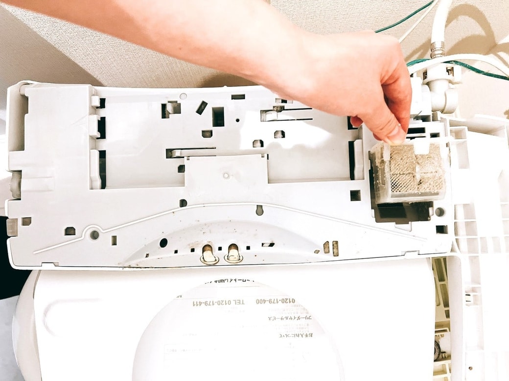 見落としがちな汚れ②脱臭フィルター