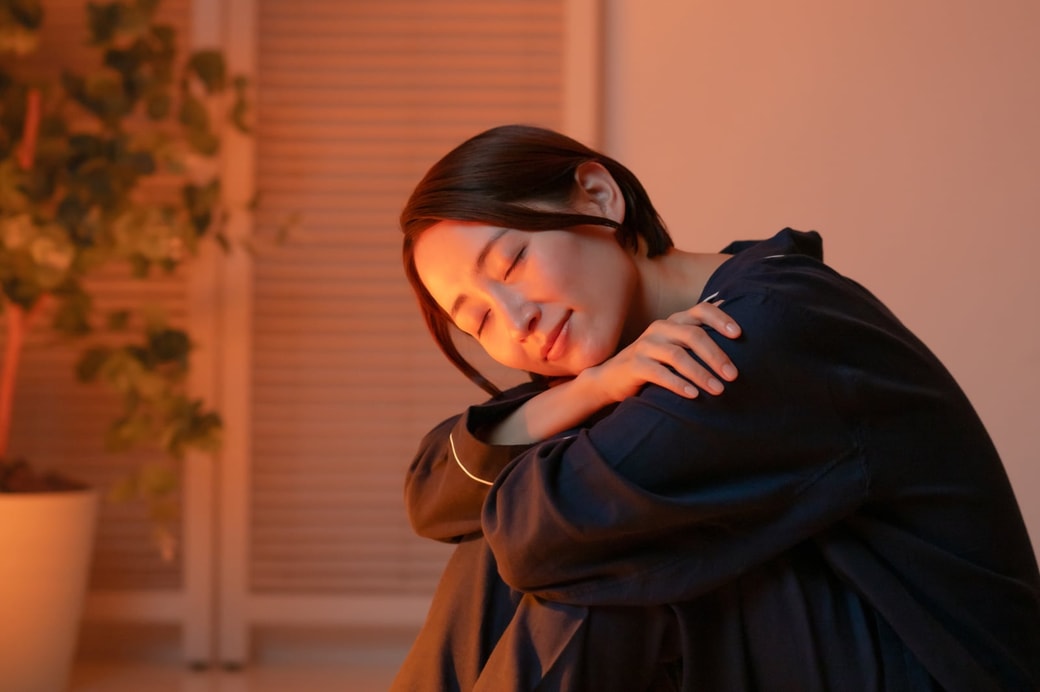 リラックスする女性