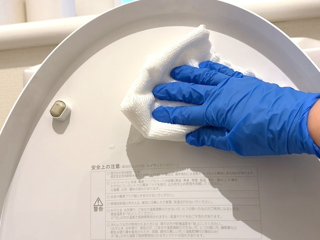 フタの裏をお手入れする