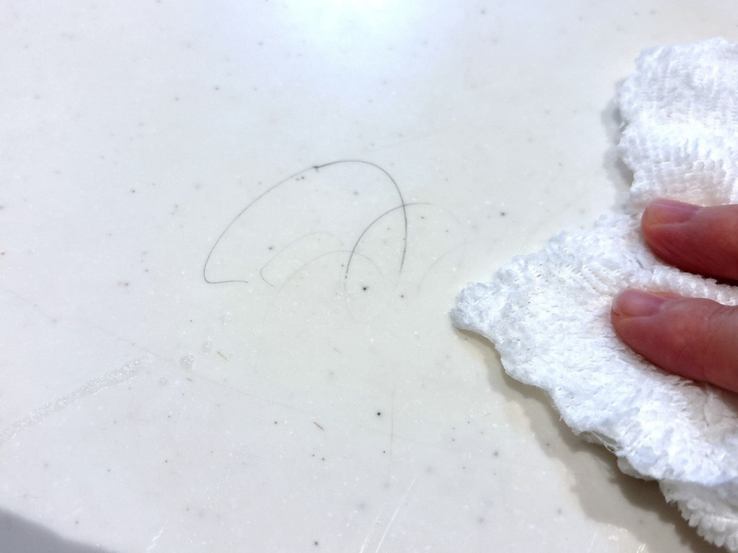 汚れが半分消えた様子