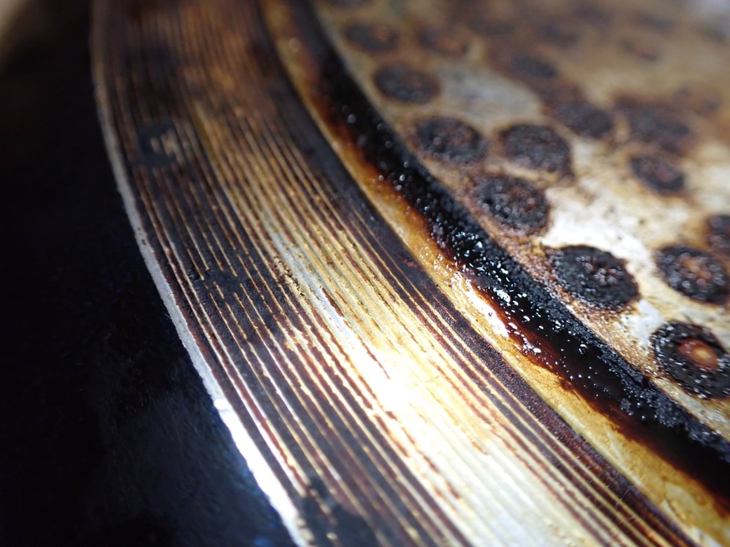 フライパン底のコゲ