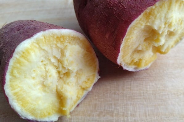 電子レンジで加熱したさつまいも