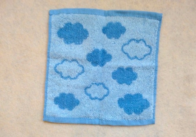 裏側を上にして広げたところ