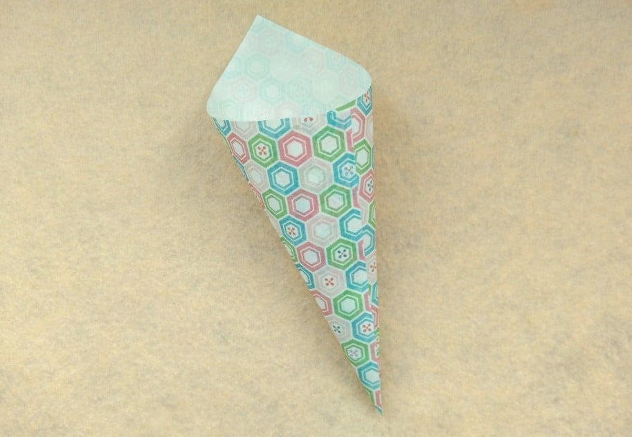 コーン型にまるめる