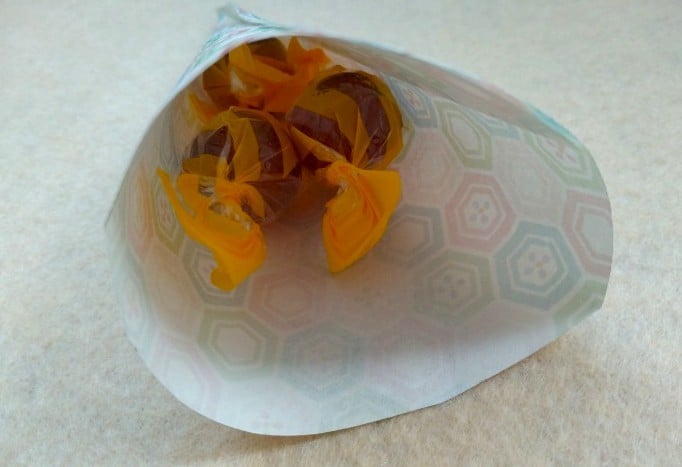 キャンディーを入れる