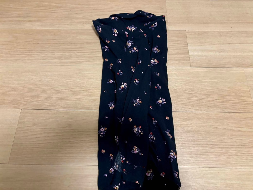 ブラウスたたむ