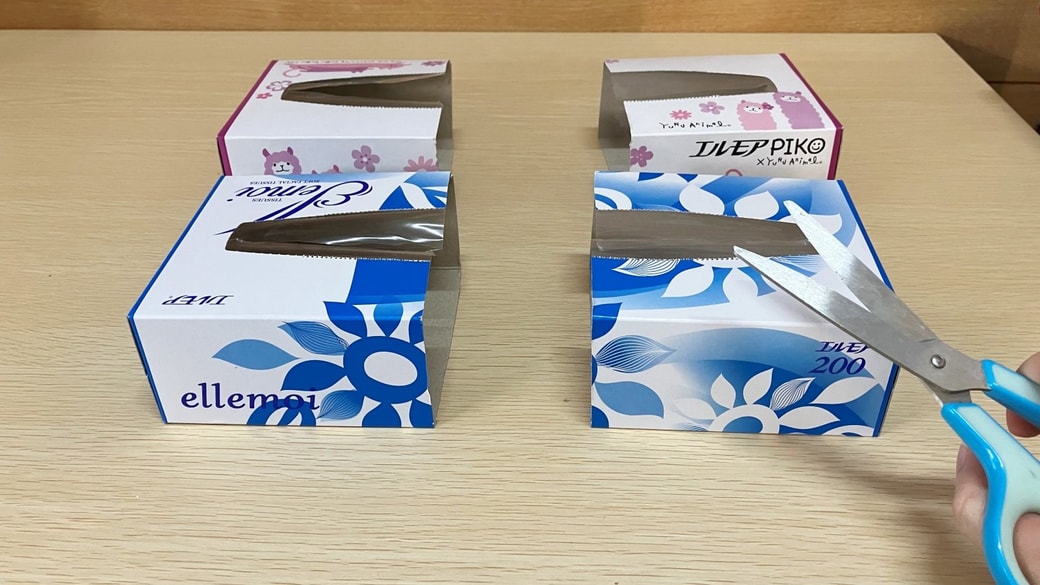 半分に切ったティッシュ箱
