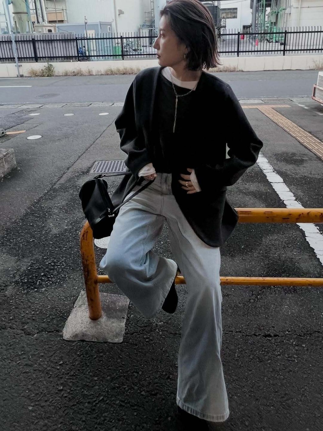 こなれ感が演出できる、ノーカラージャケットは1枚でおしゃれ見え。