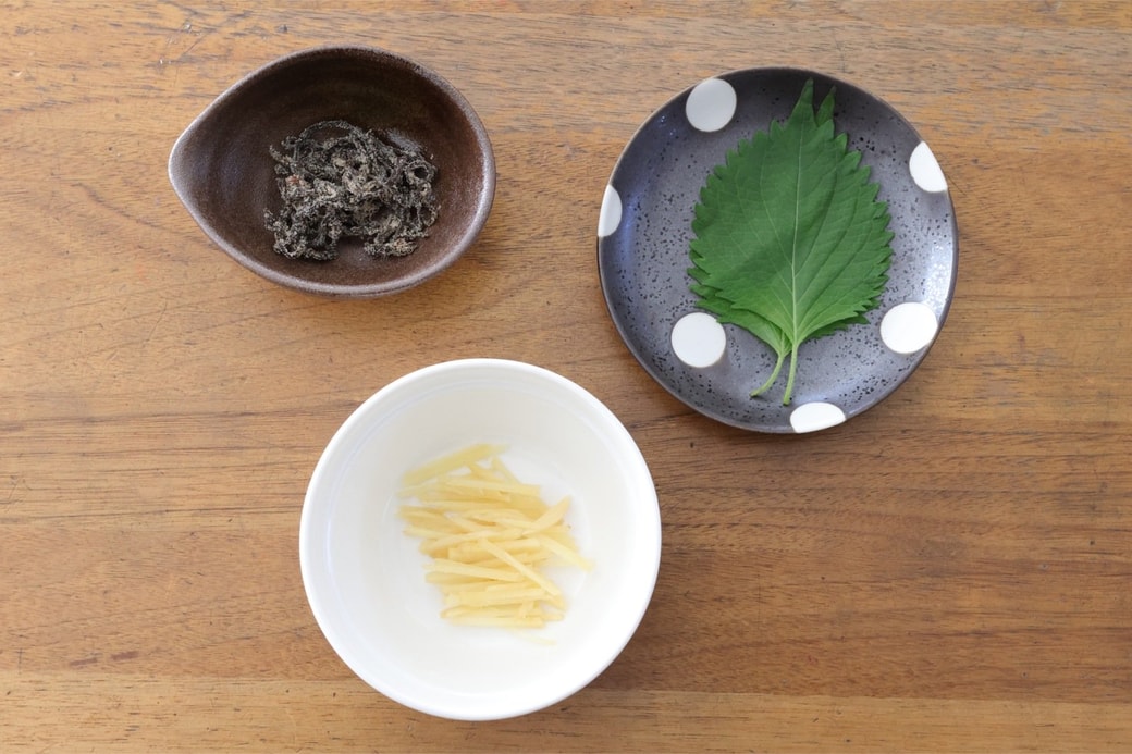 「生姜と塩こんぶと大葉のおにぎり」