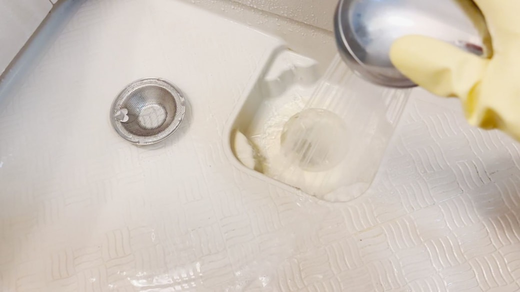 シャワーを流す