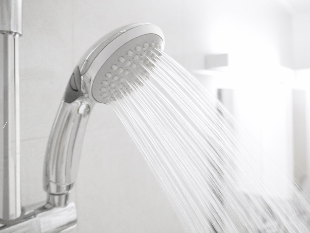 シャワーを出しっぱなし