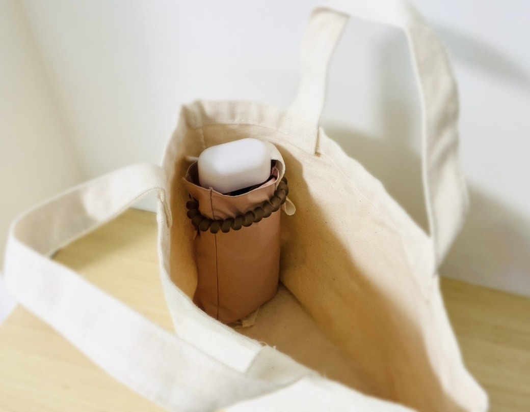 バッグに直接取りつけて仕切りにする!