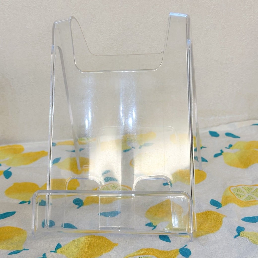 ダイソーの「ガッチリ安定 カタログ・メニュースタンド」