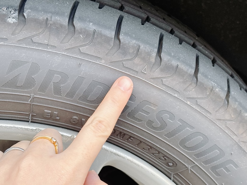 タイヤの「なぞの三角マーク」