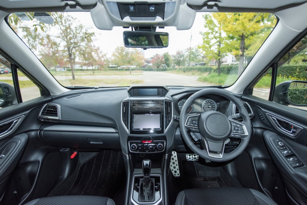 走行中の視界を縮小するためのもの