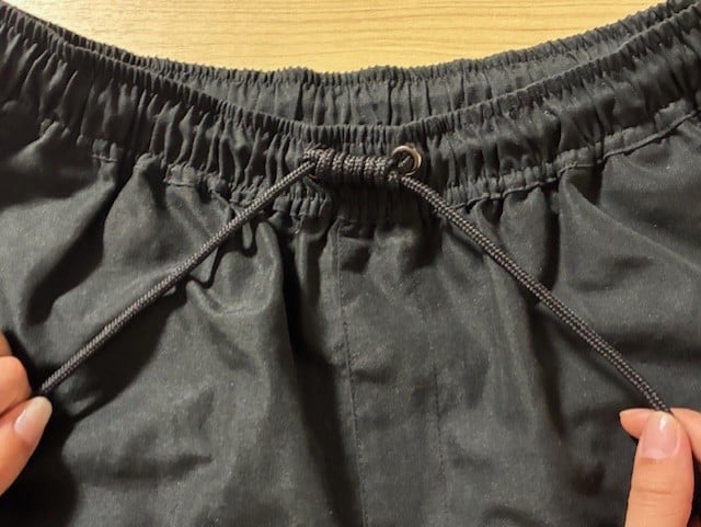 ズボンのヒモ