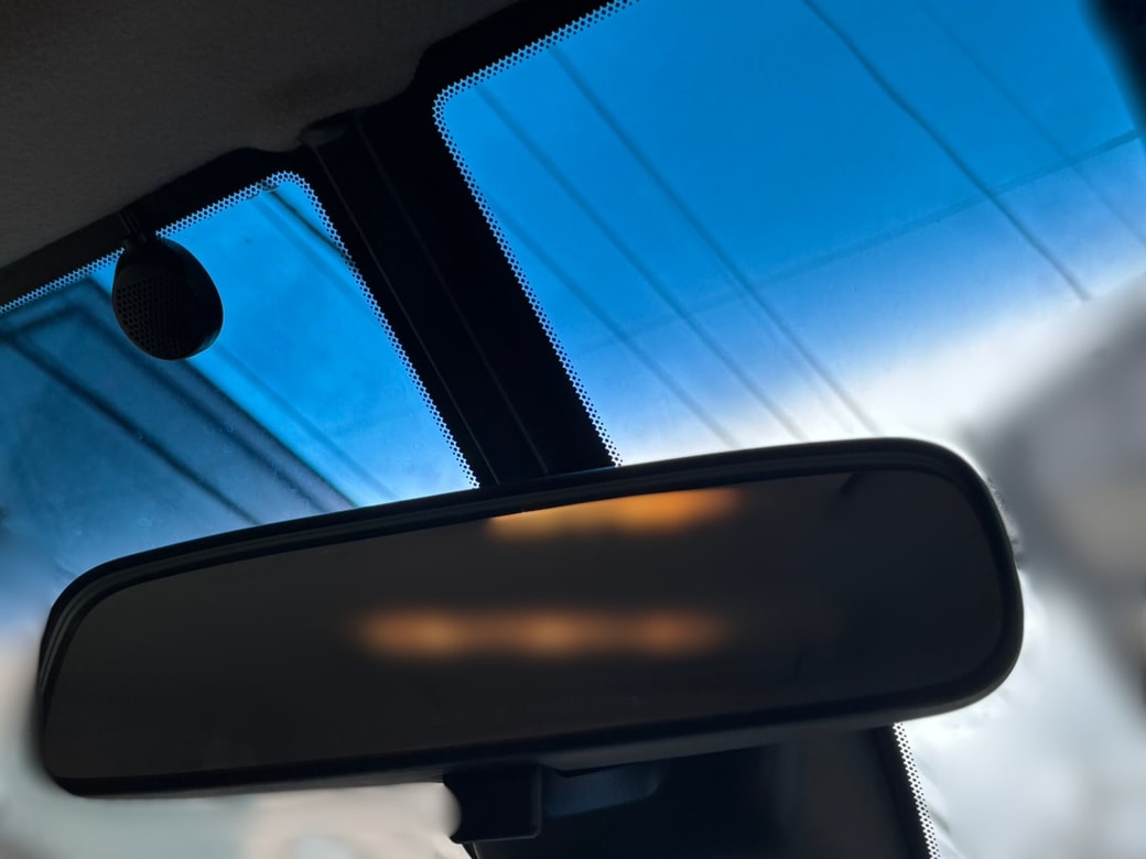 青いぼかしの正体は「トップシェード」