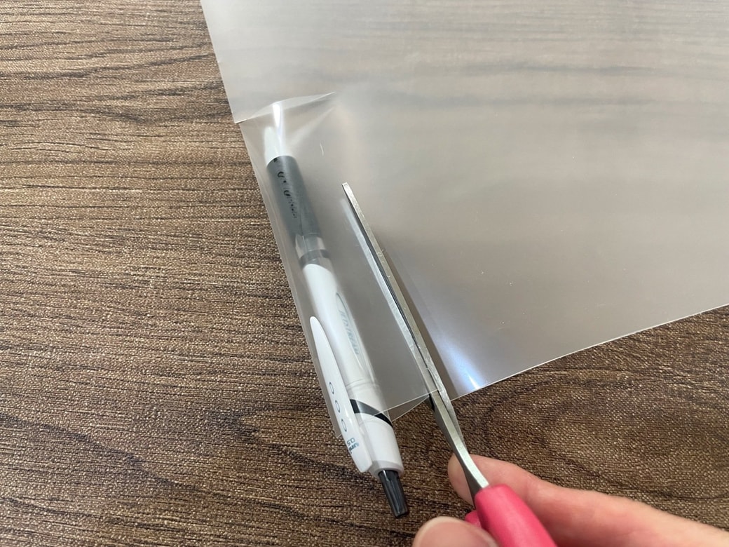 余裕をもたせて幅もカットする