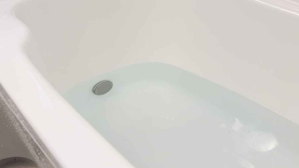 穴の上5cmほどお湯を張る