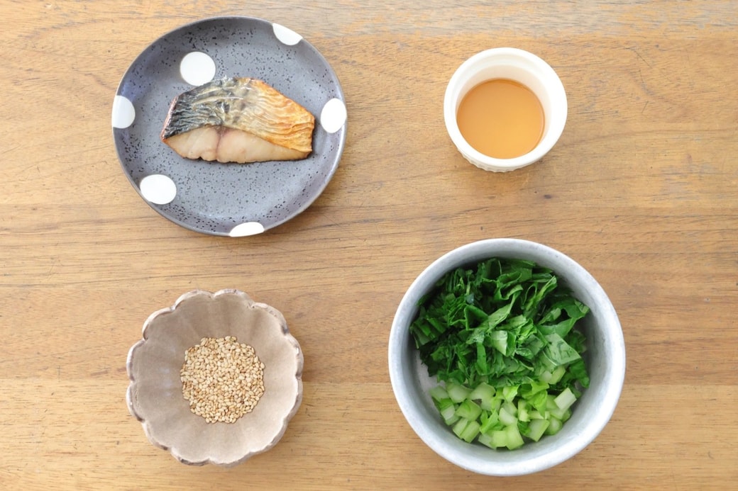 「さばと小松菜のおにぎり」