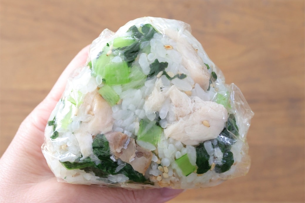 「さばと小松菜のおにぎり」