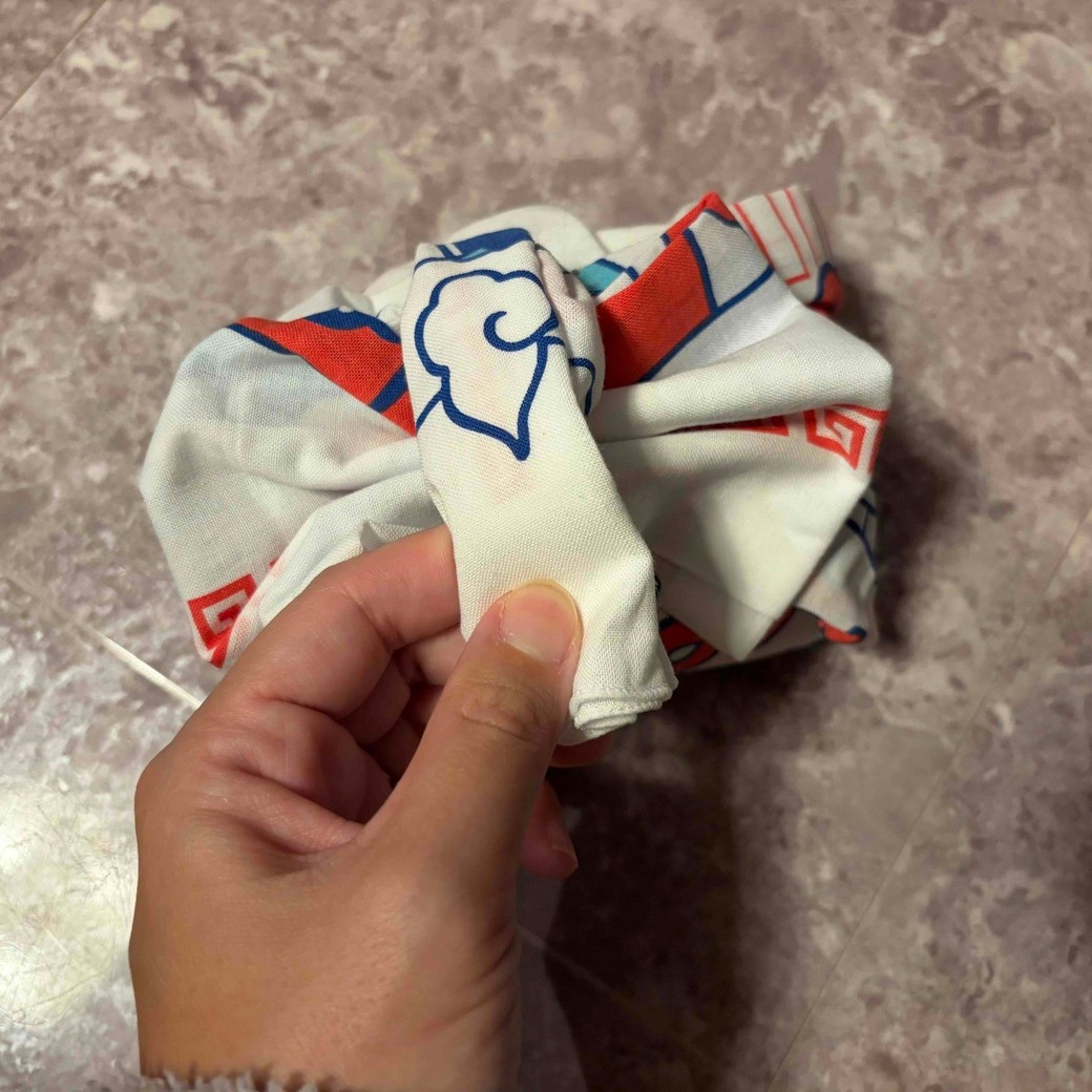 右端をかぶせているところ