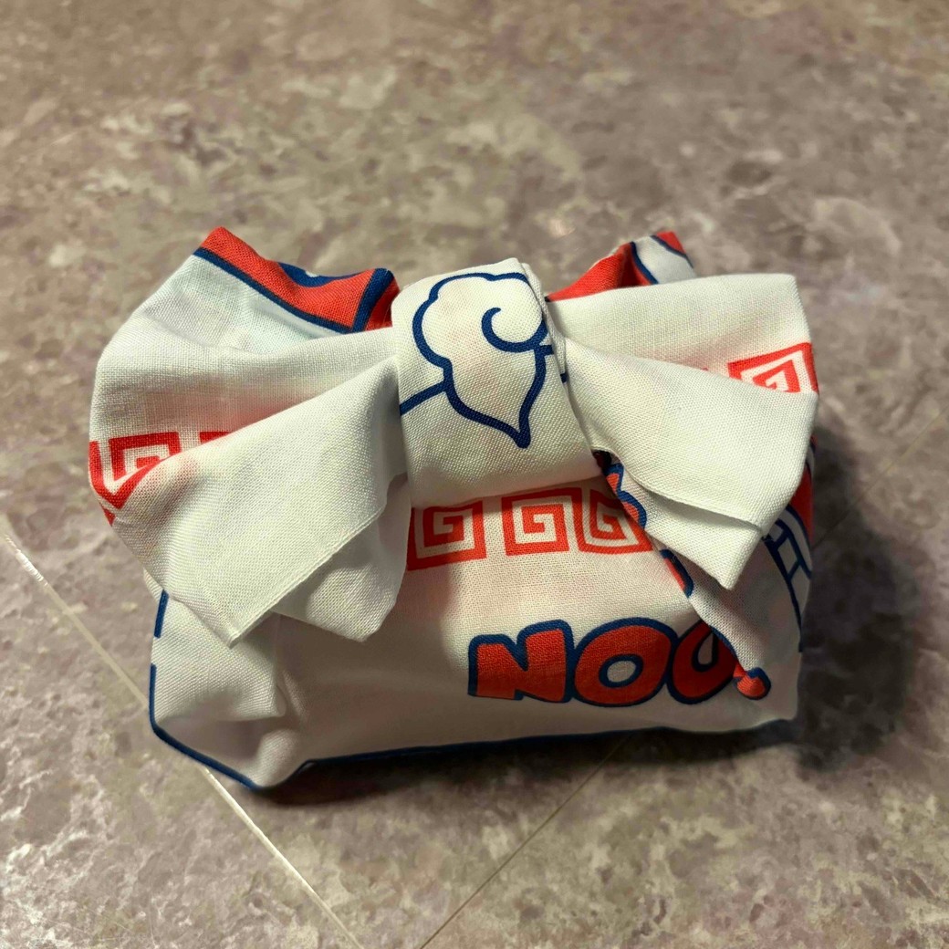 りぼん結びの手ぬぐい包みの写真