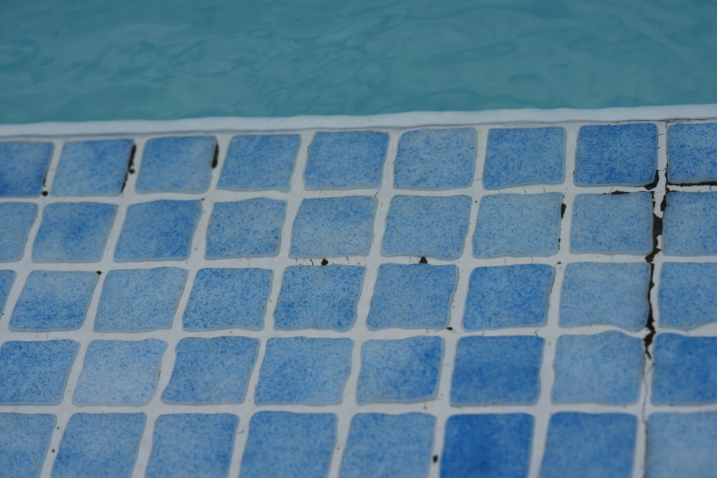 注意①外国製のタイル